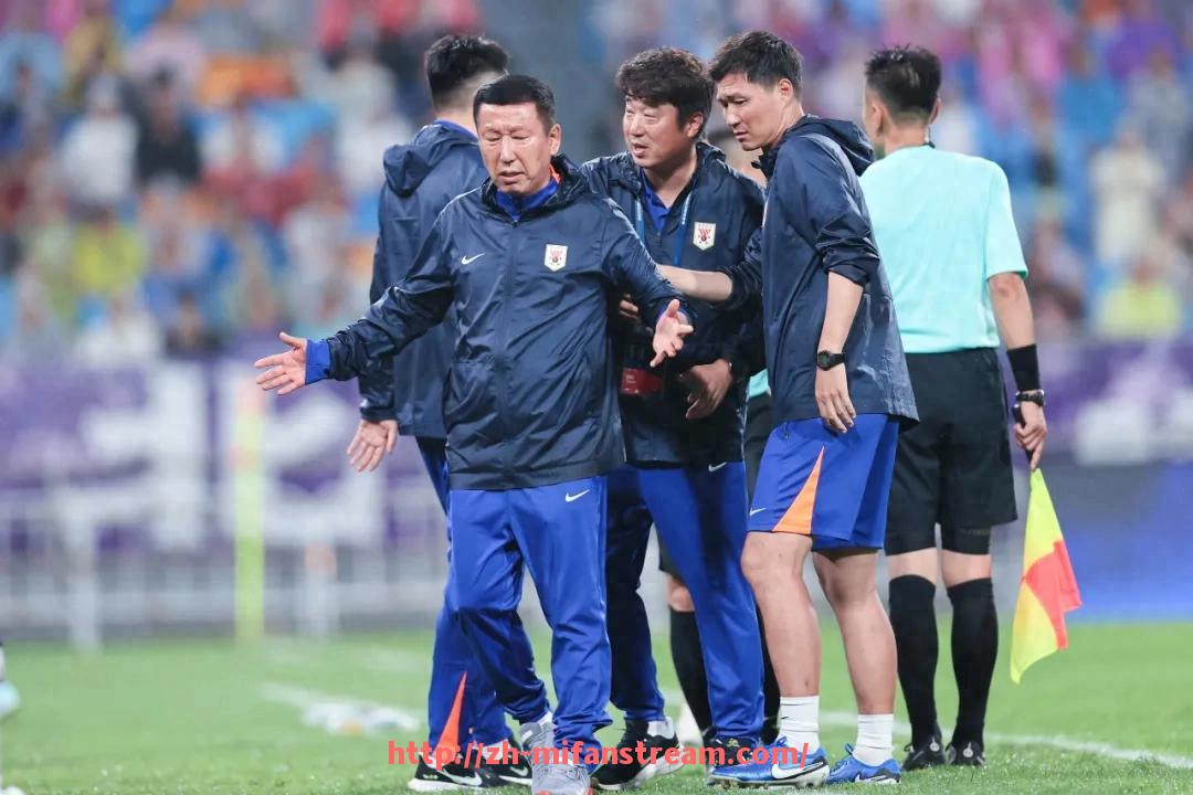 秘饭直播-足球教练在球队管理中承担哪些职责？（足球教练在球队管理中承担哪些职责和义务）